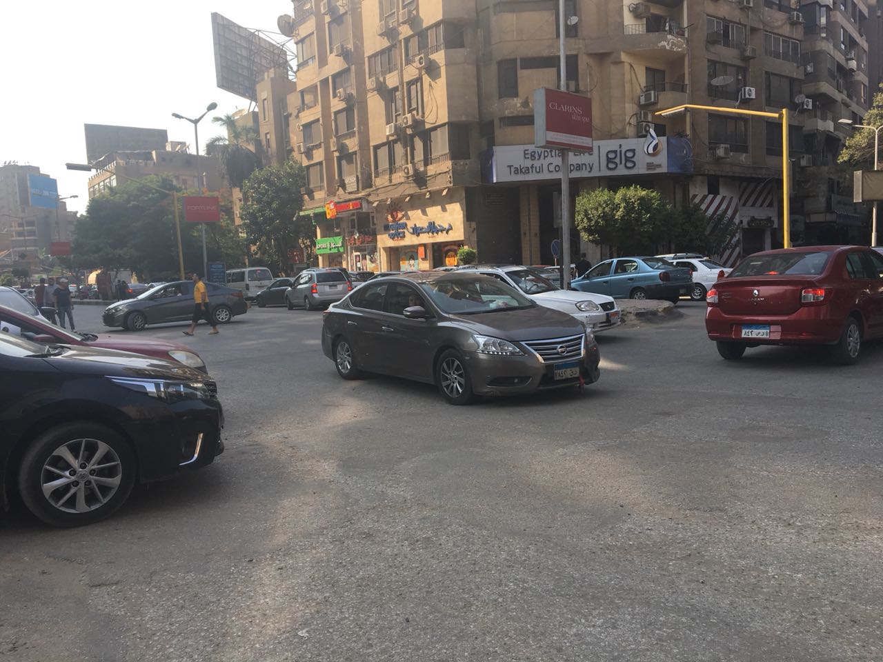فوضى مرورية بشارع لبنان (2)