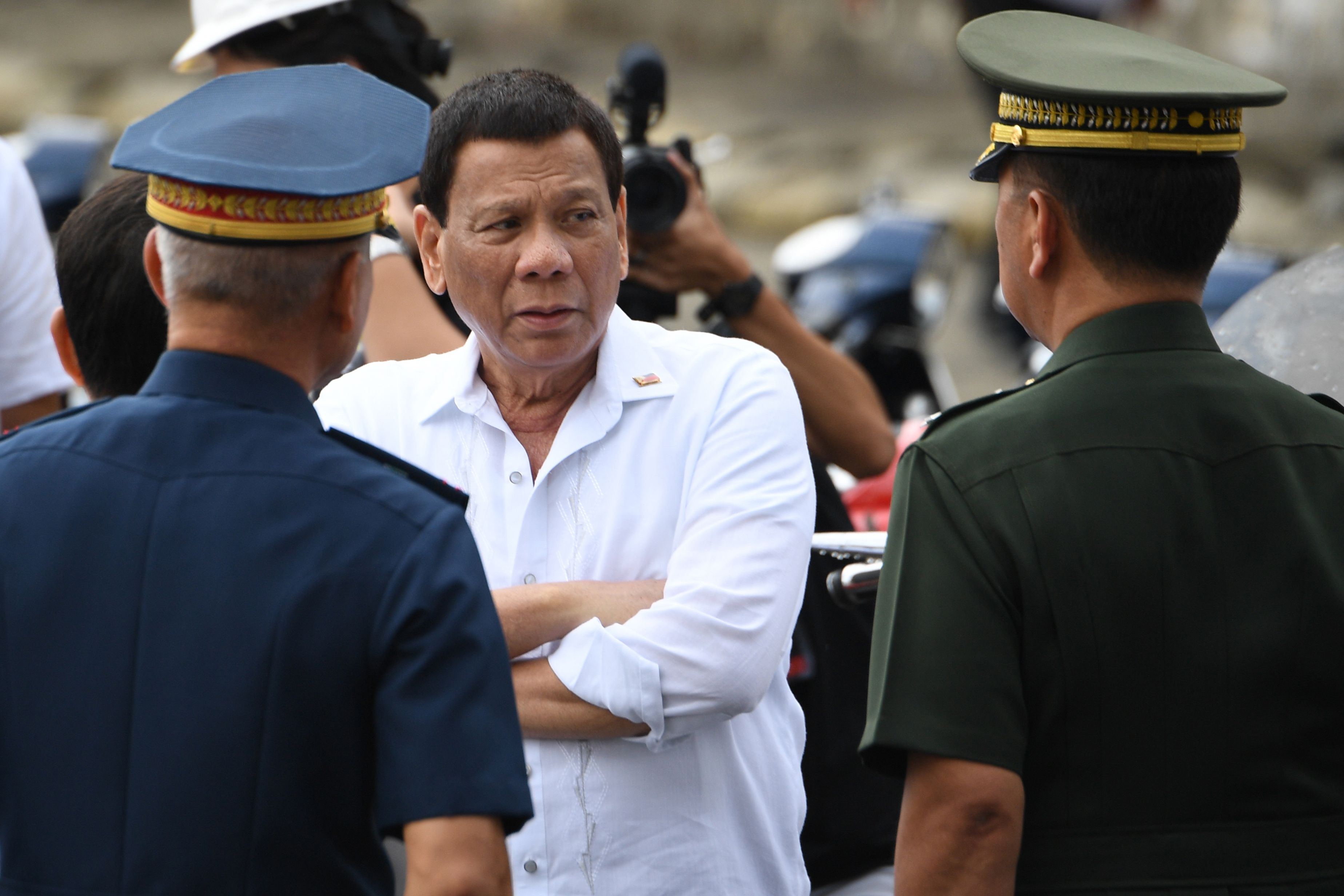 الرئيس الفلبينى يتحدث إلى قيادات الشرطة