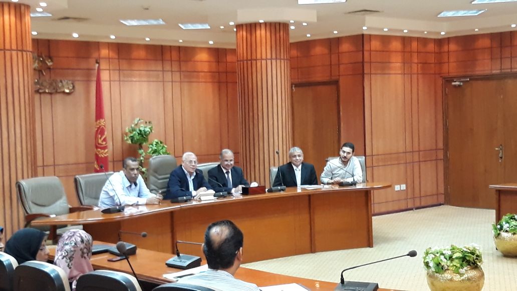 اجتماع محافظ بورسعيد  لتطوير الخدمات الحكوميه (1)