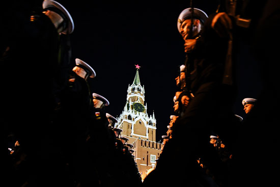 عروض عسكرية استعدادا لحفل عيد النصر فى روسيا