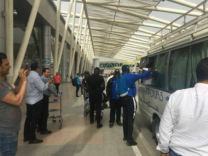 بعثة بطل موزمبيق اثناء وصولها مطار القاهرة