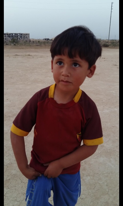 اطفال شمال سيناء يرتدون تيشيرت محمد صلاح (1)