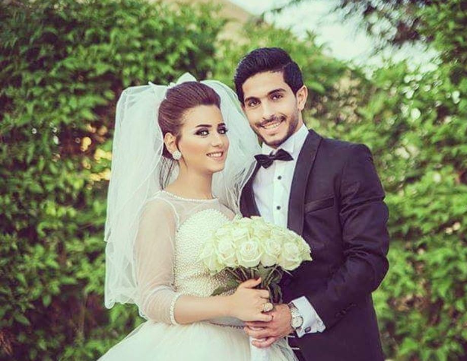 أيمن أشرف و زوجته