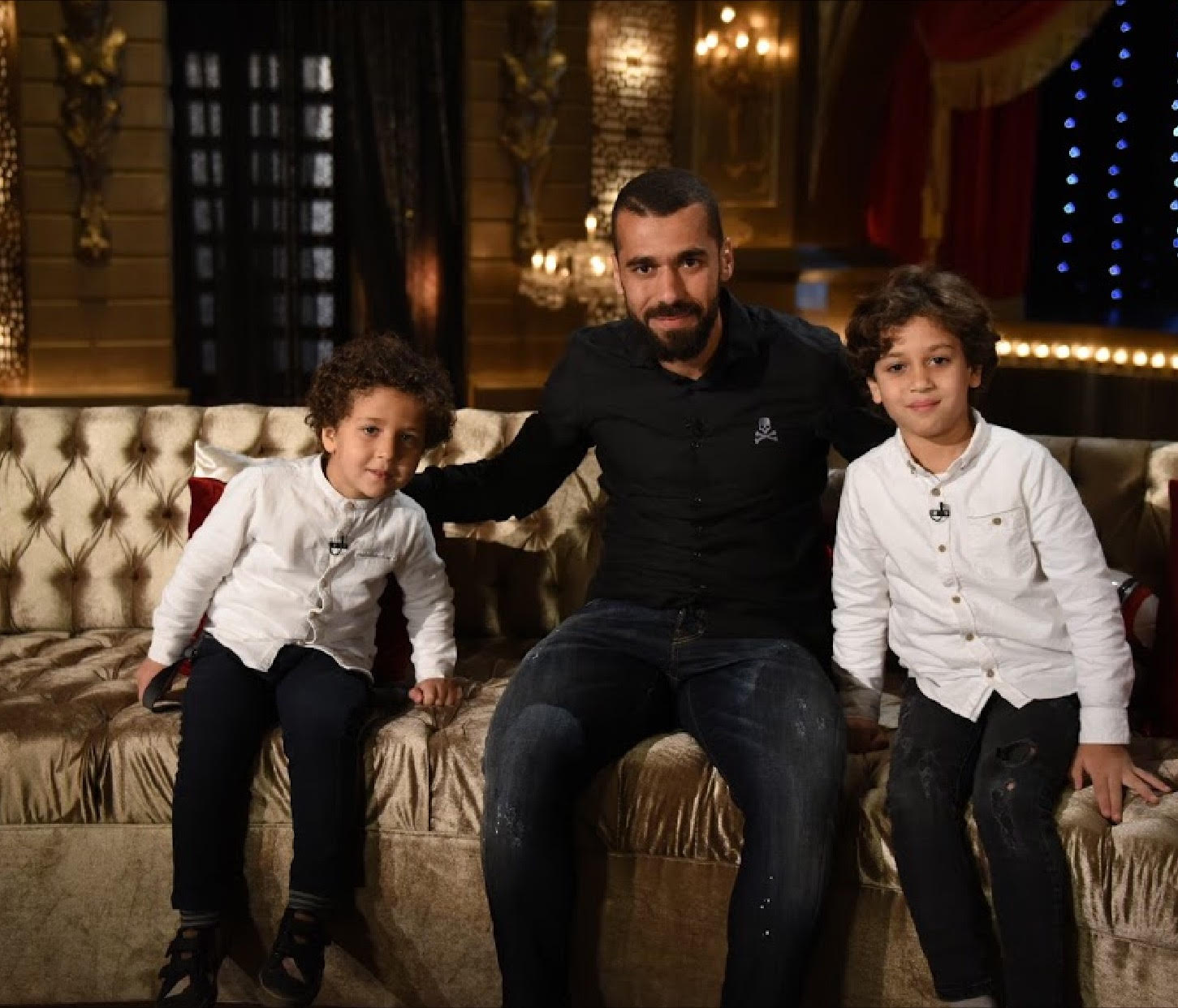 عبد الله السعيد مع ابناؤه