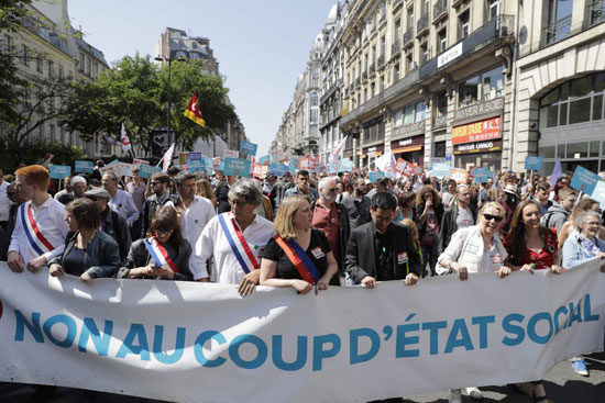 المظاهرات فى فرنسا 
