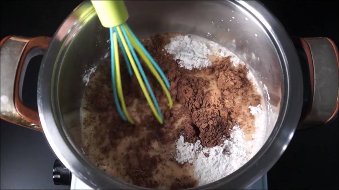 طريقة عمل بودينج الشوكولاتة (4)