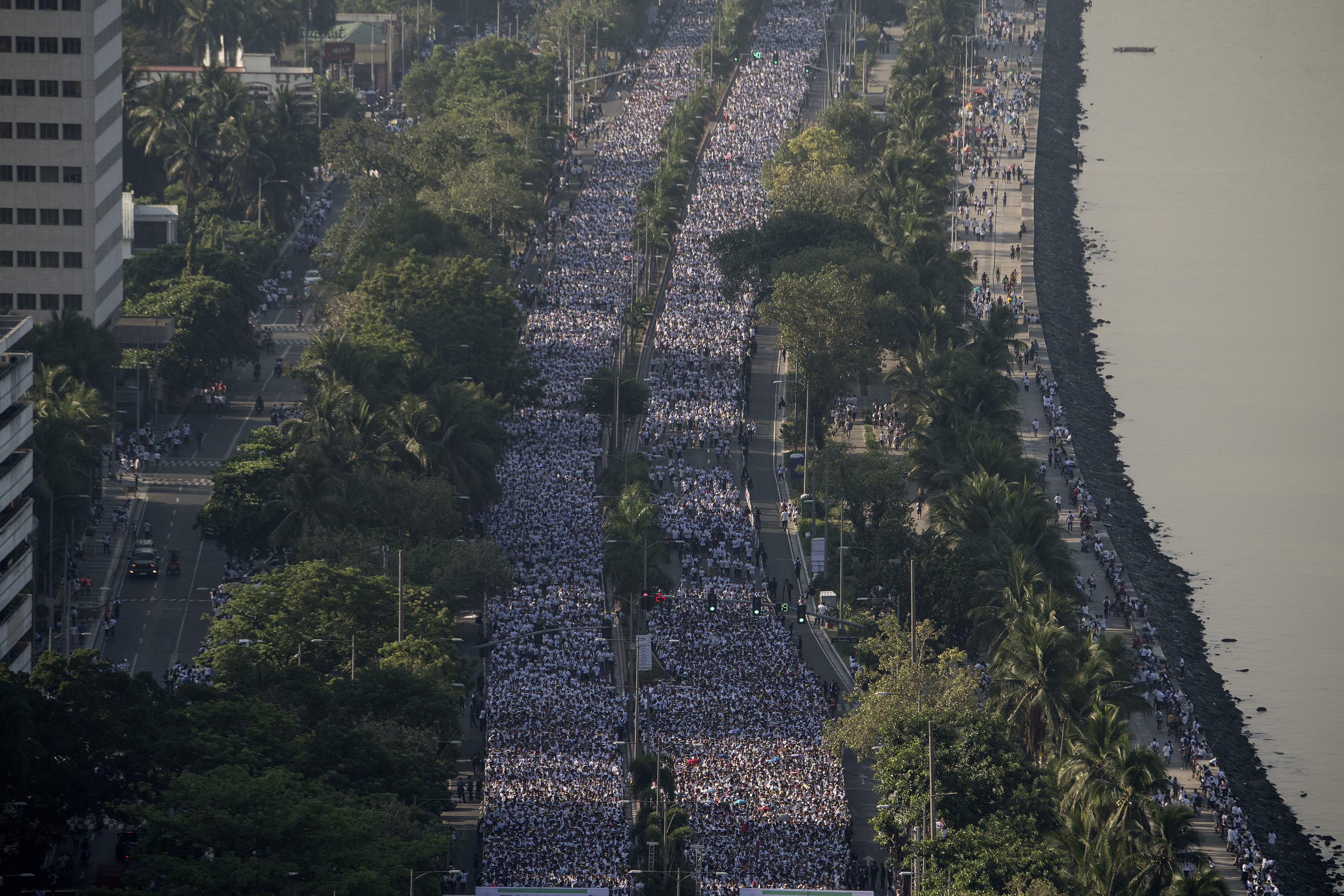 مسيرة ضخمة جدا فى الفلبين لمكافحة الفقر