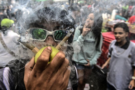 تدخين الماريجوانا فى مسيرة بالبرازيل