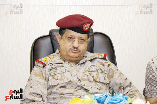الفريق محمد على المقدشى القائم بأعمال وزير الدفاع اليمنى