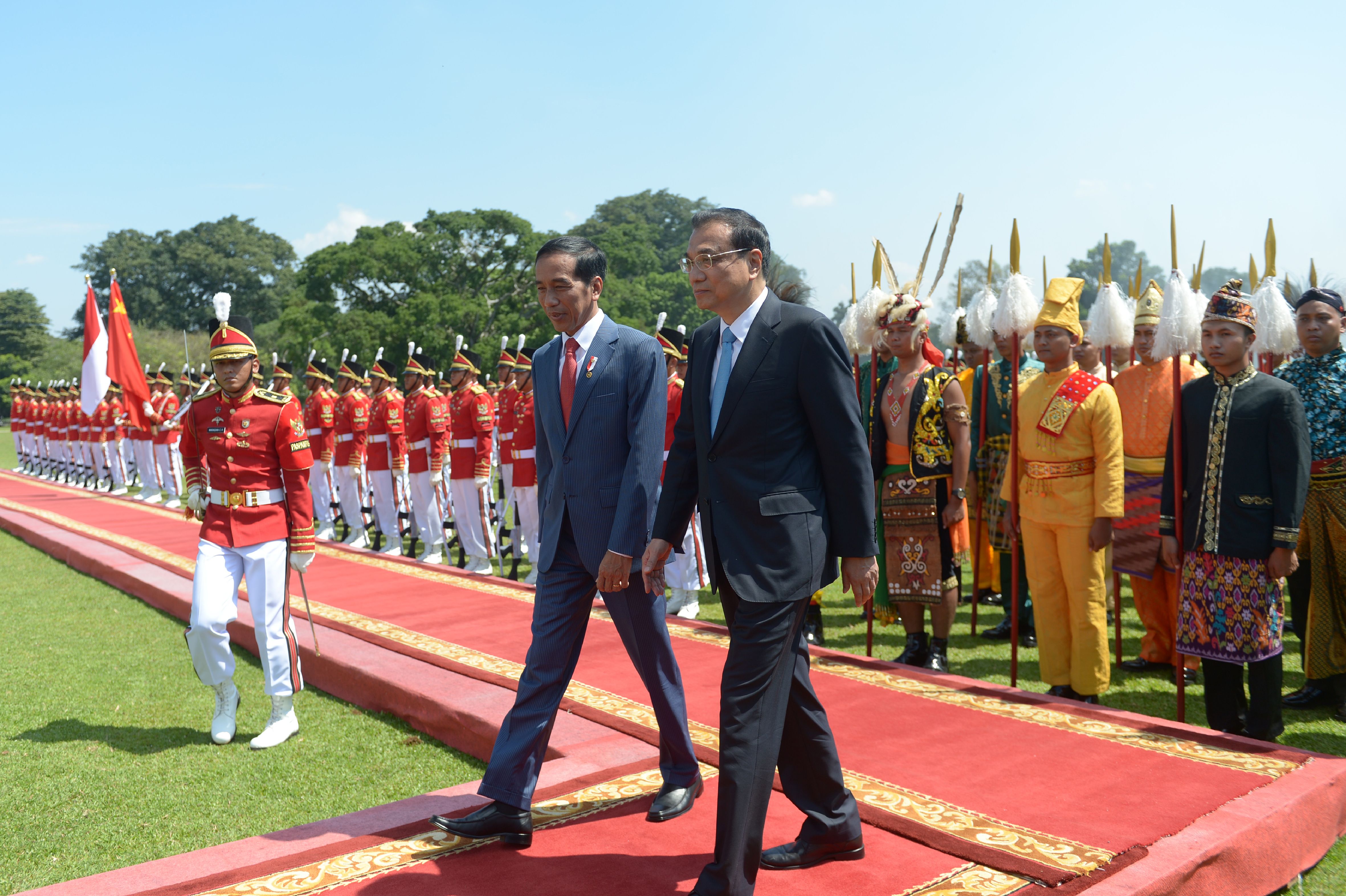 الرئيس الإندونيسى ورئيس مجلس الدولة الصينى 