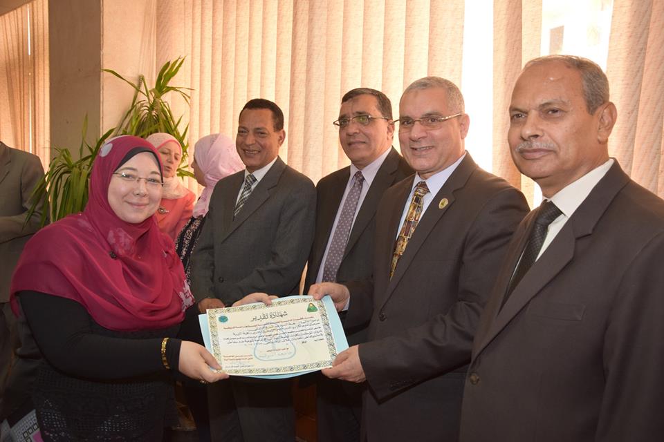 جنب من التكريم  (6)