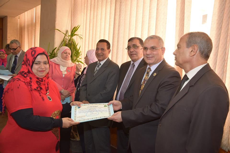 جنب من التكريم  (2)
