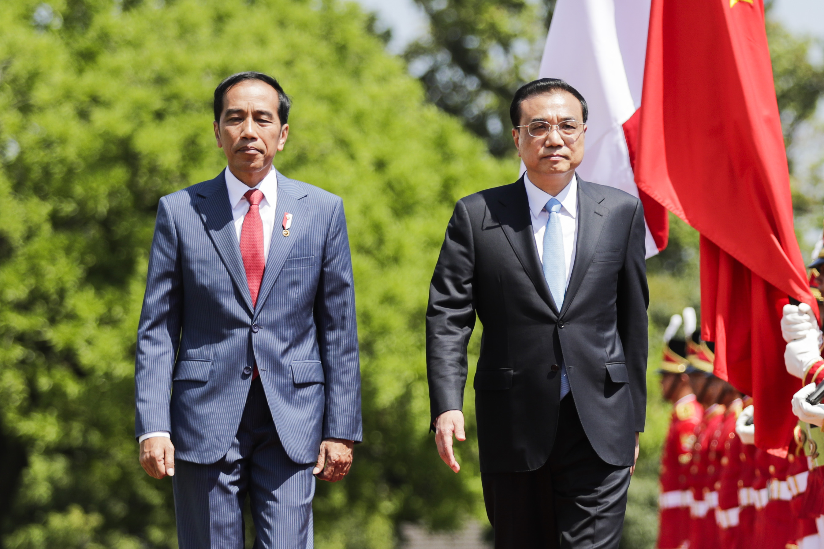 الرئيس الإندونيسى يستقبل رئيس مجلس الدولة الصينى 