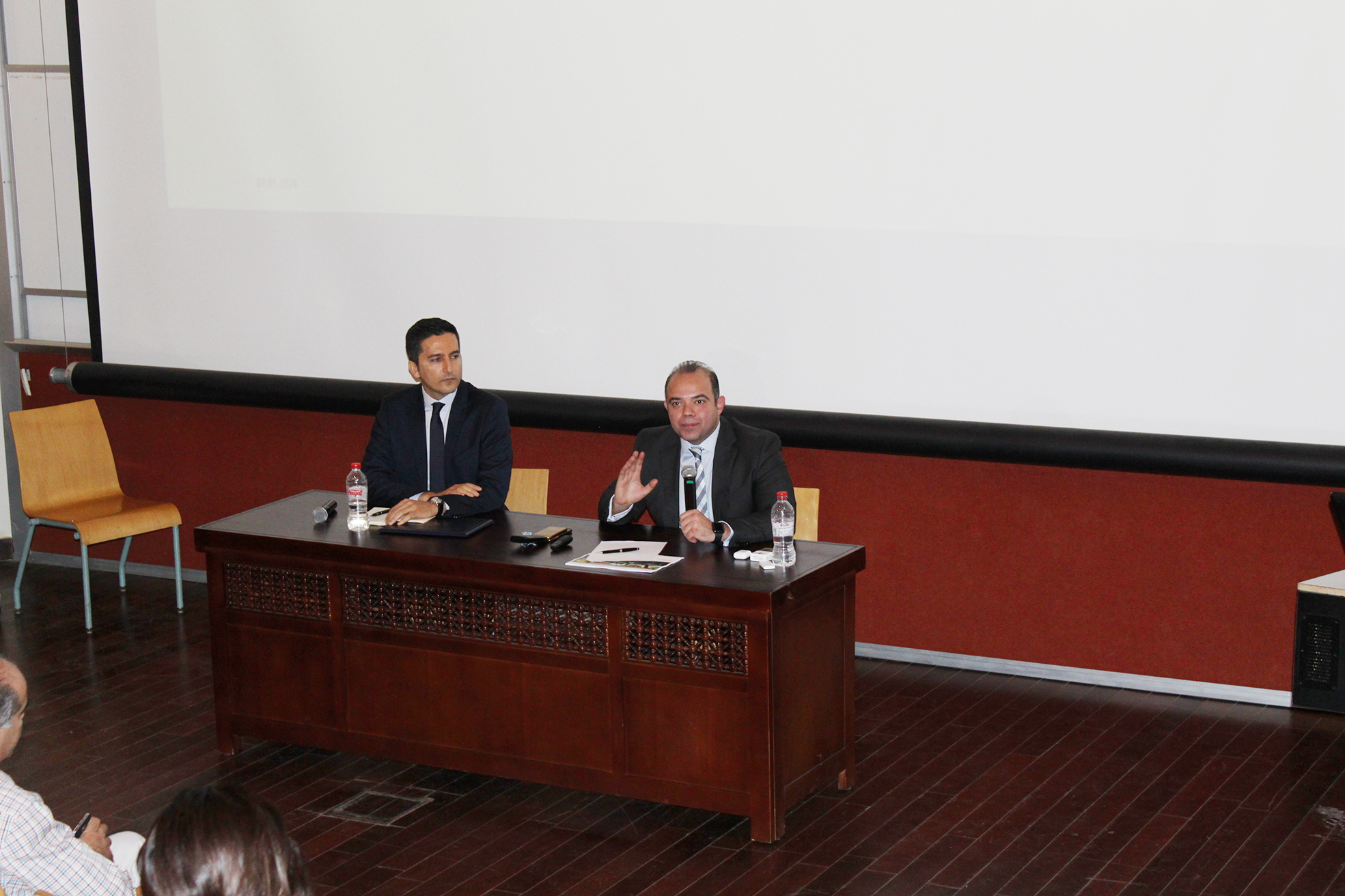 محمد فريد رئيس البورصة يلقى محاضرة بالجامعة الأمريكية