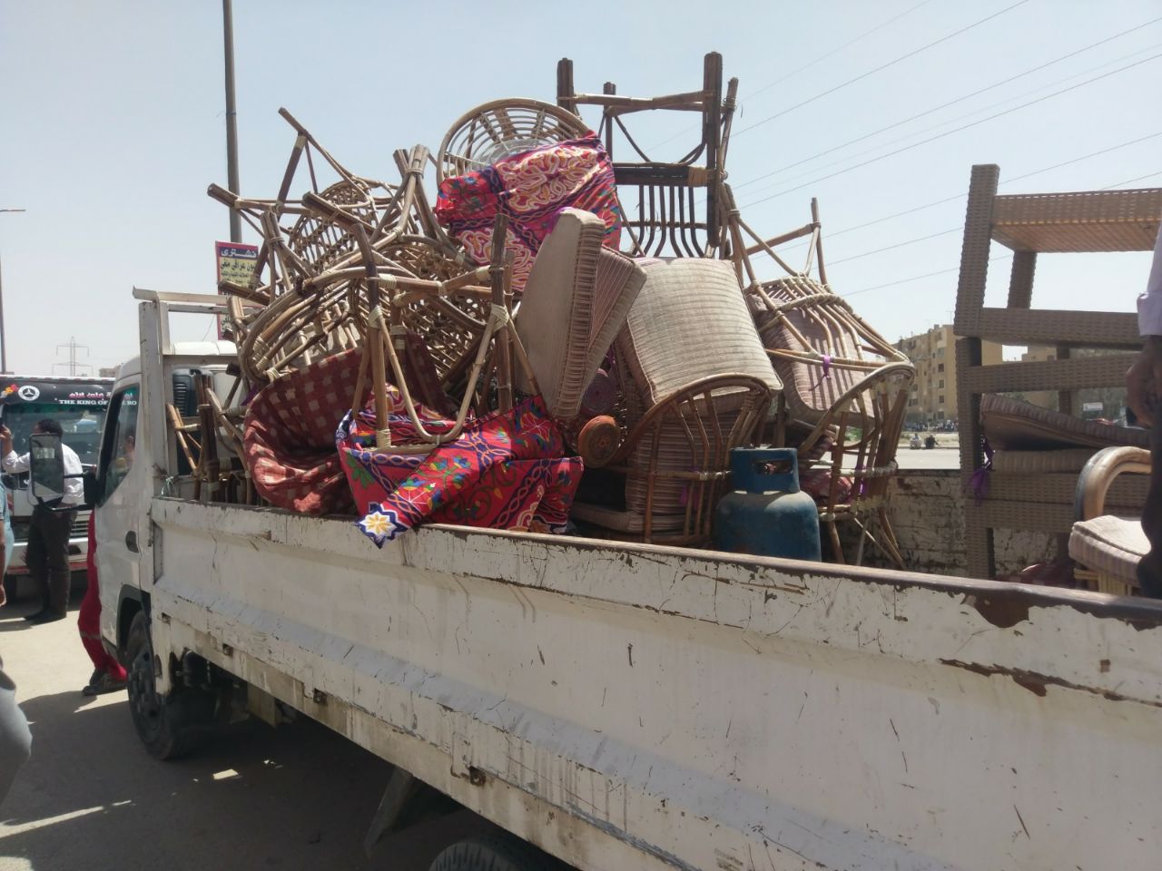 رفع الاشغالات من المقاهى المخالفة بمدينة نصر