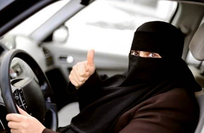السعودية تسمح للنساء بقيادة السيارات