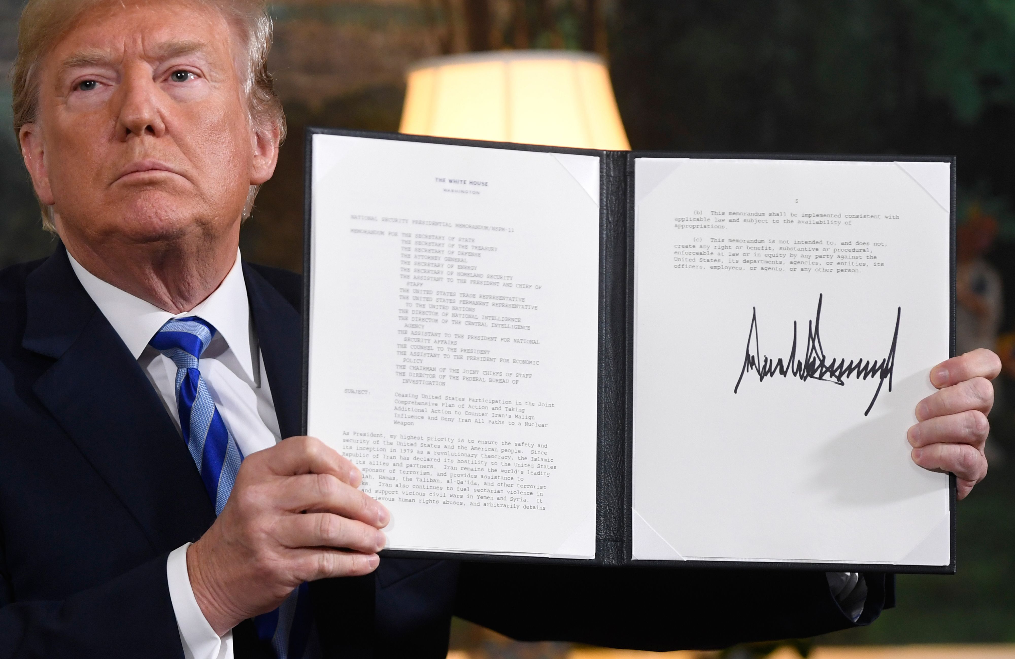 توقيع ترامب علي الانسحاب من الاتفاق النووي