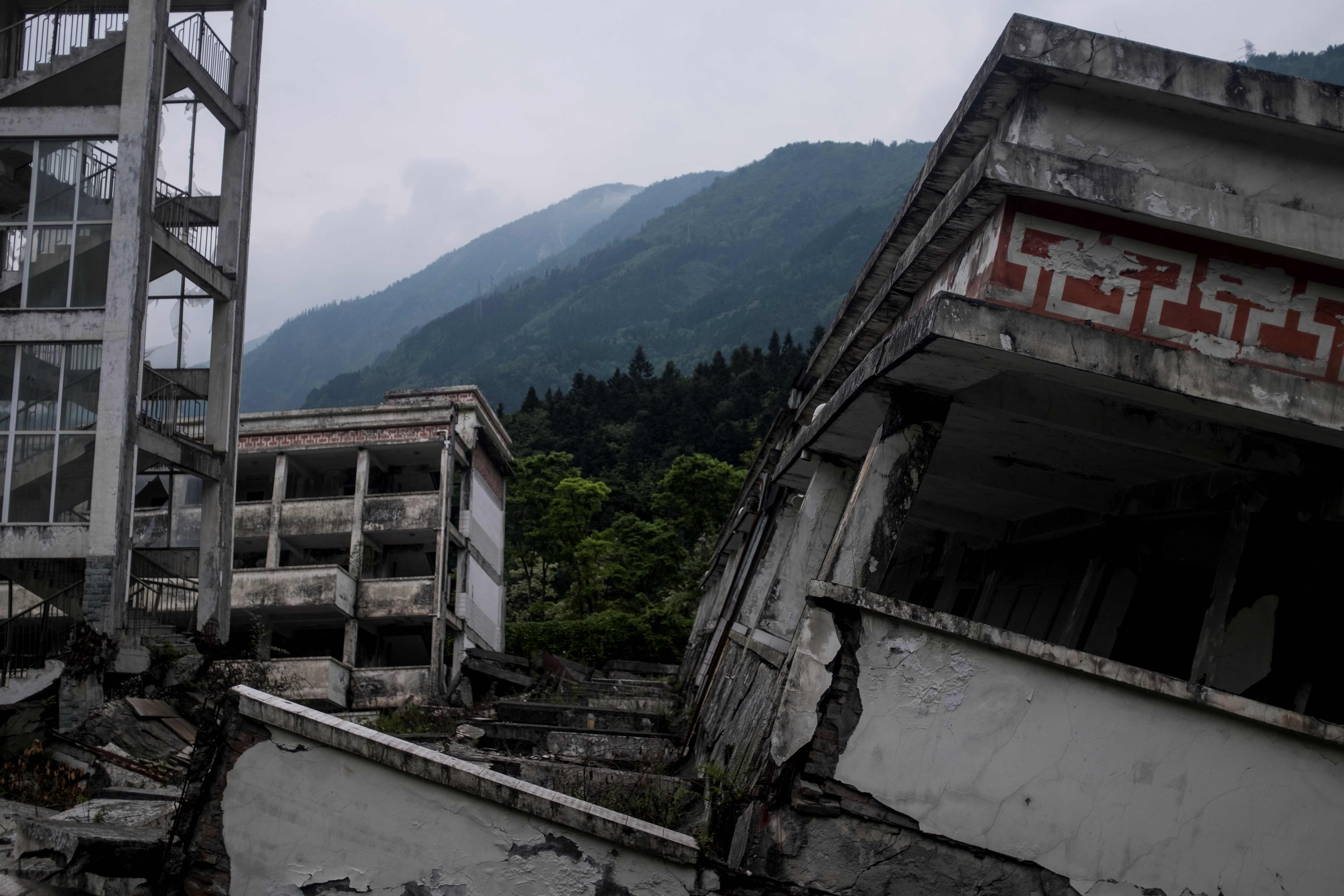 المبانى مهدمة فى سيتشوان الصينية بسبب زلزال عام 2008