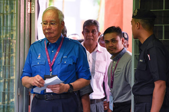 رئيس وزراء ماليزيا يشارك فى الانتخابات العامة لبلاده