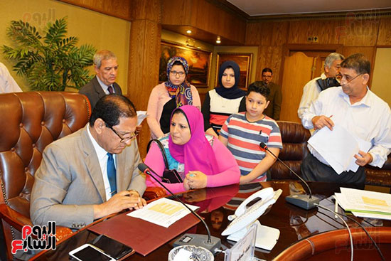 محافظ الغربية يعقد لقاء جماهيريا للاستماع إلى شكاوى المواطنين (7)