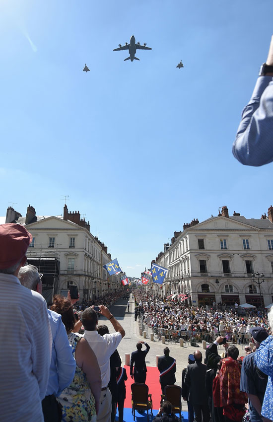 فرنسا تحتفل بذكرى القديسة جان دارك