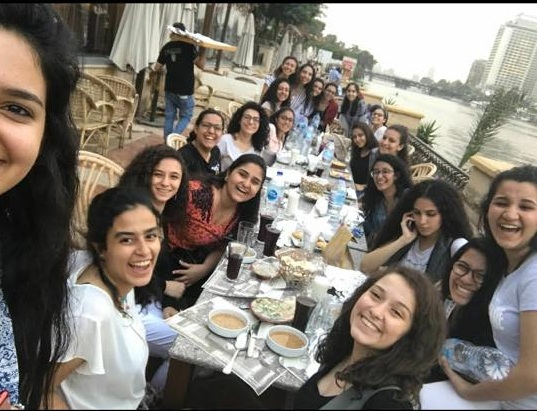 ساندرا والإفطار ساندرا والإفطار