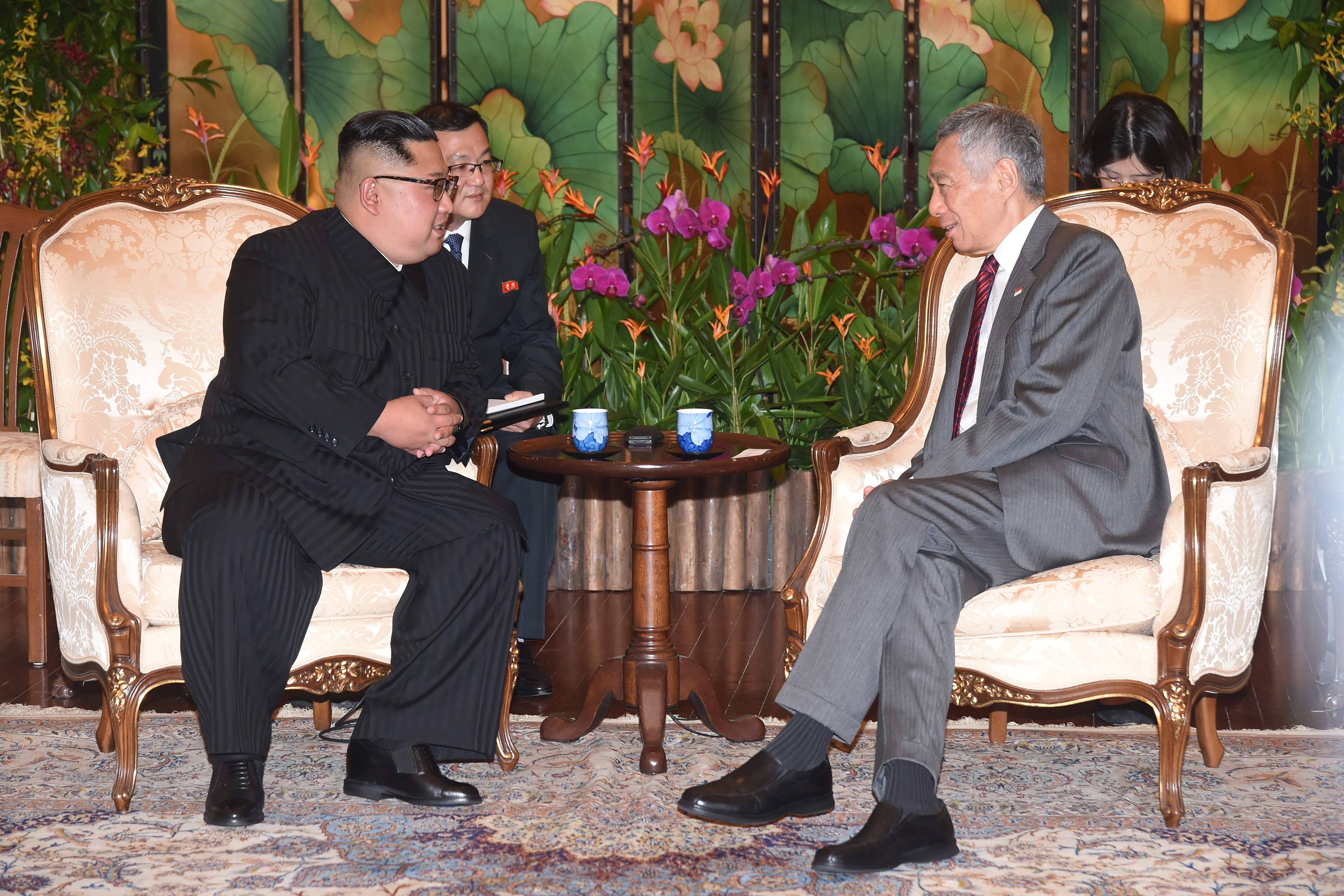 زعيم كوريا الشمالية ورئيس وزراء سنغافورة