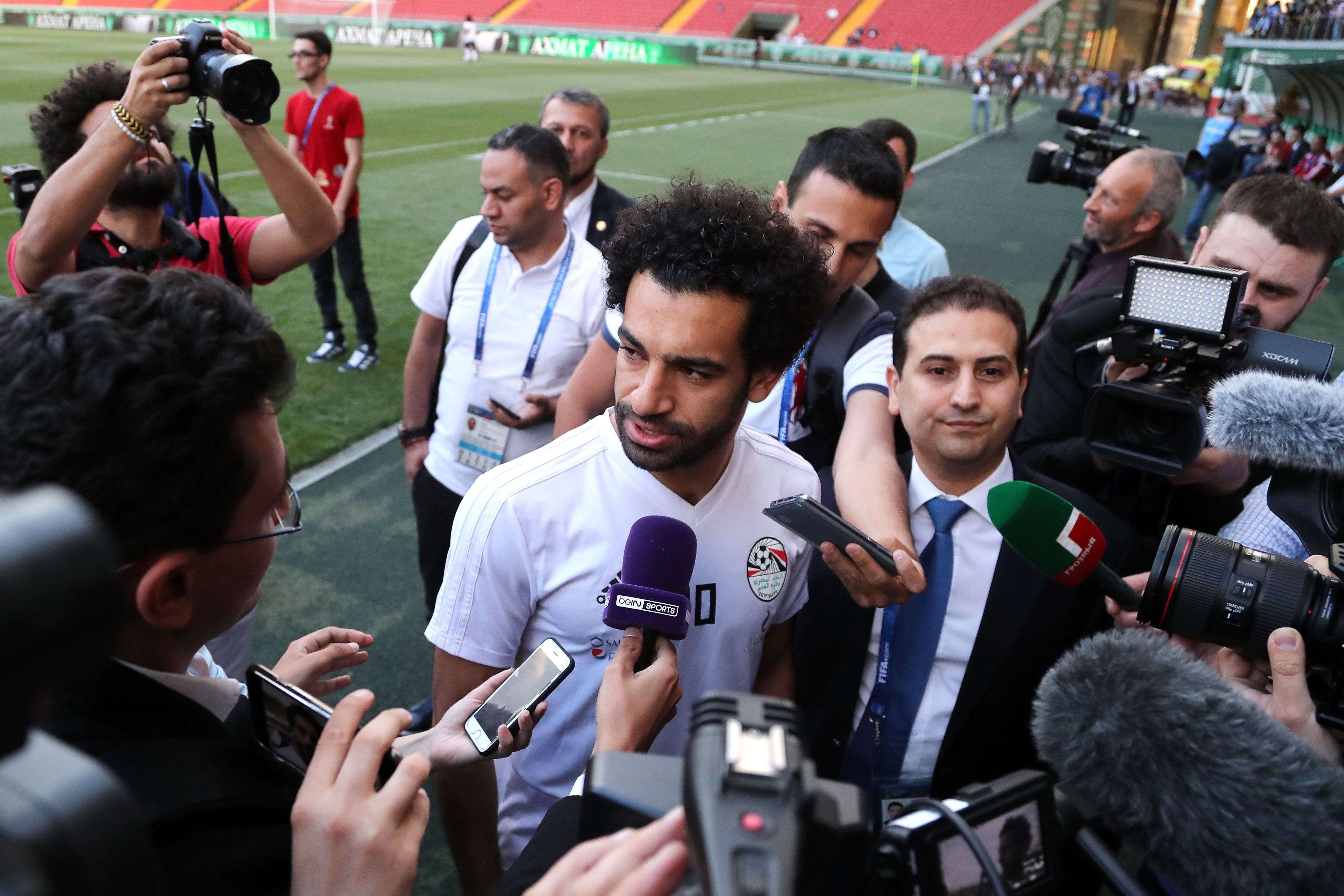 اللعب المصرى محمد صلاح يدلى بتصريحات لوسائل الإعلام