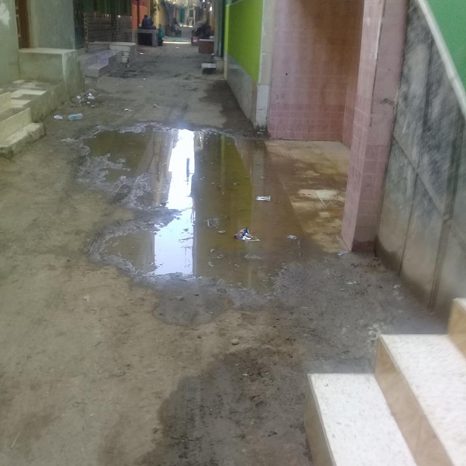 غرق الشارع بالمياه الجوفية