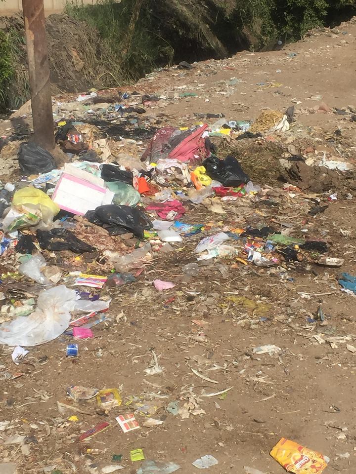 جانب من القمامة فى قرية شنشور
