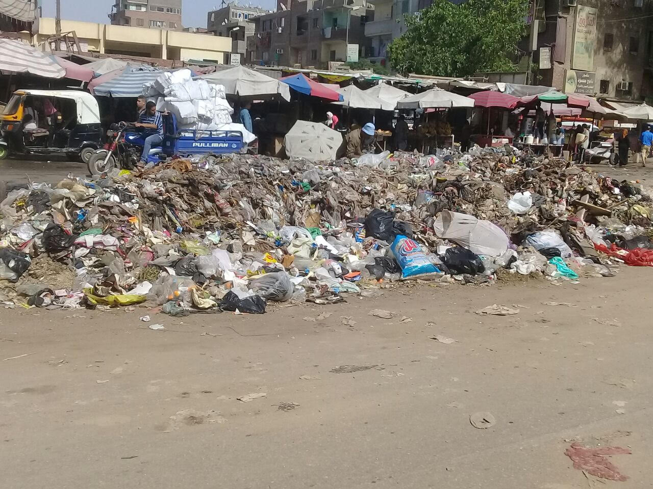 انتشار القمامة بشوارع حى شبرا الخيمة (6)