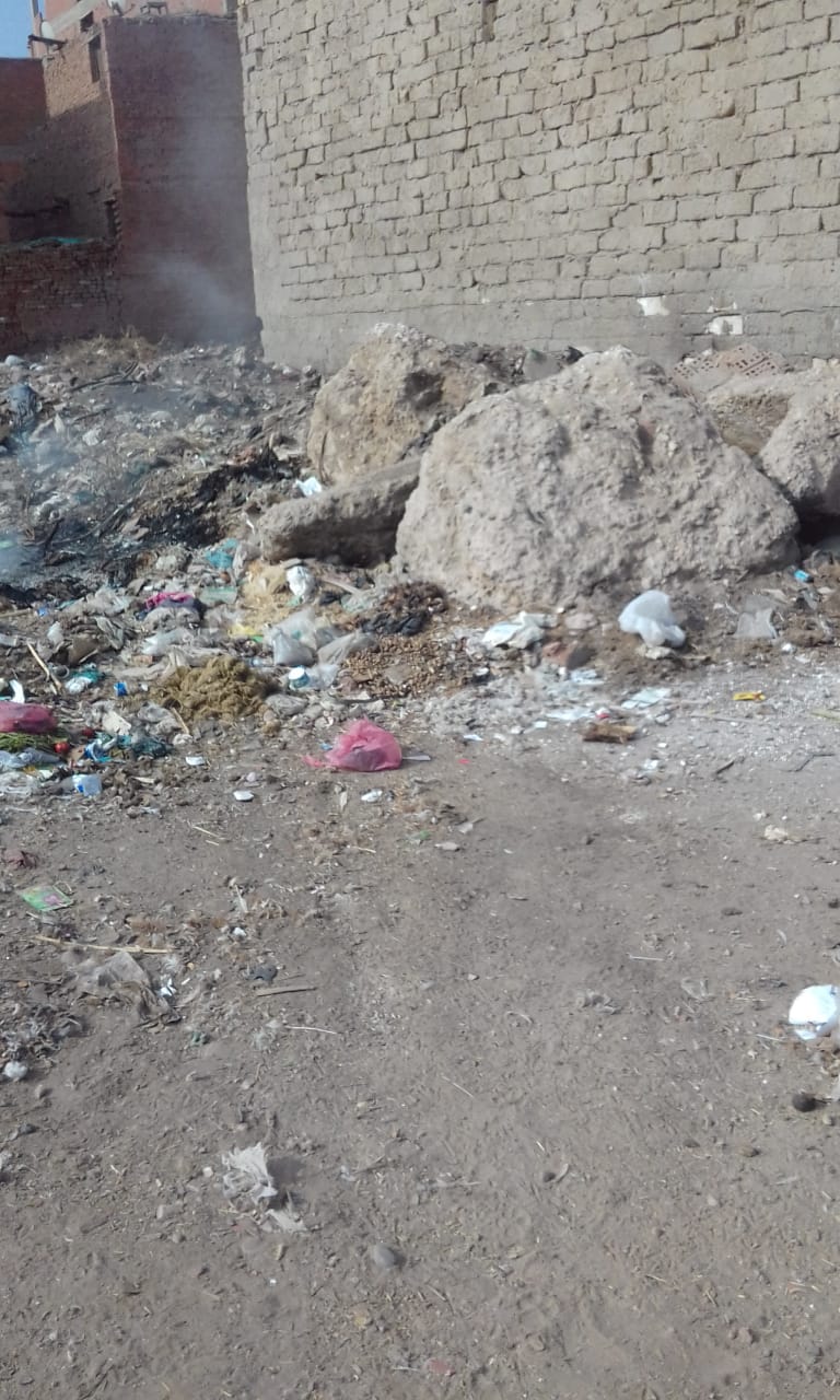القمامة فى شوارع شبرا باخوم (2)