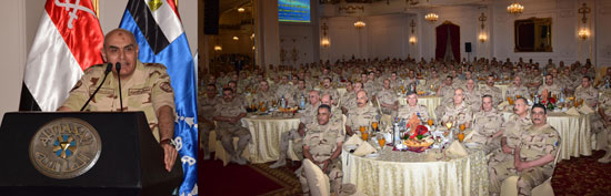 وزير-الدفاع-يفطر-مع-مقاتلى-القوات-المسلحة-بعدد-من-الوحدات-(2)
