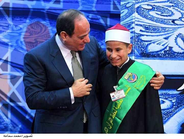 الطفل المعجزة والرئيس السيسى  (1)