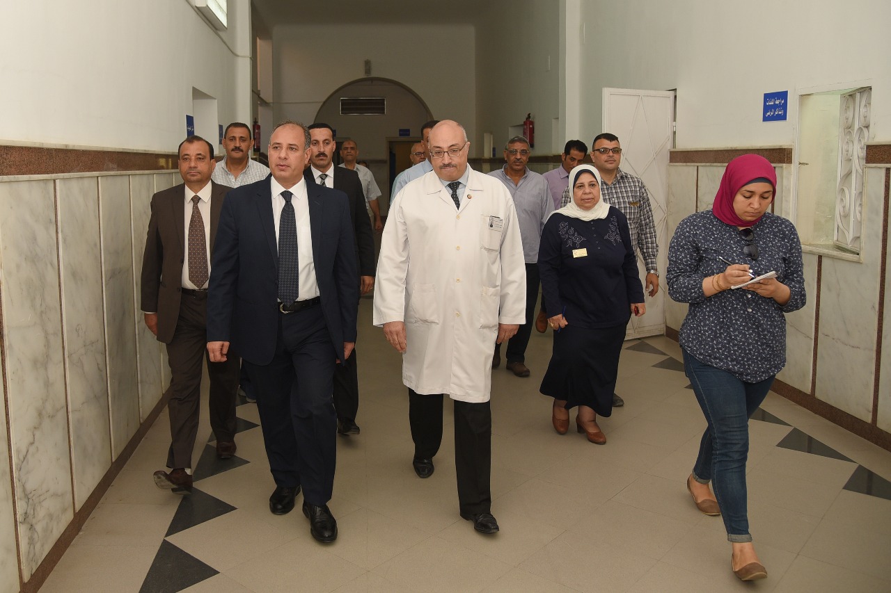محافظ الإسكندرية يزور مستشفى طلبة سبورتنج  (9)