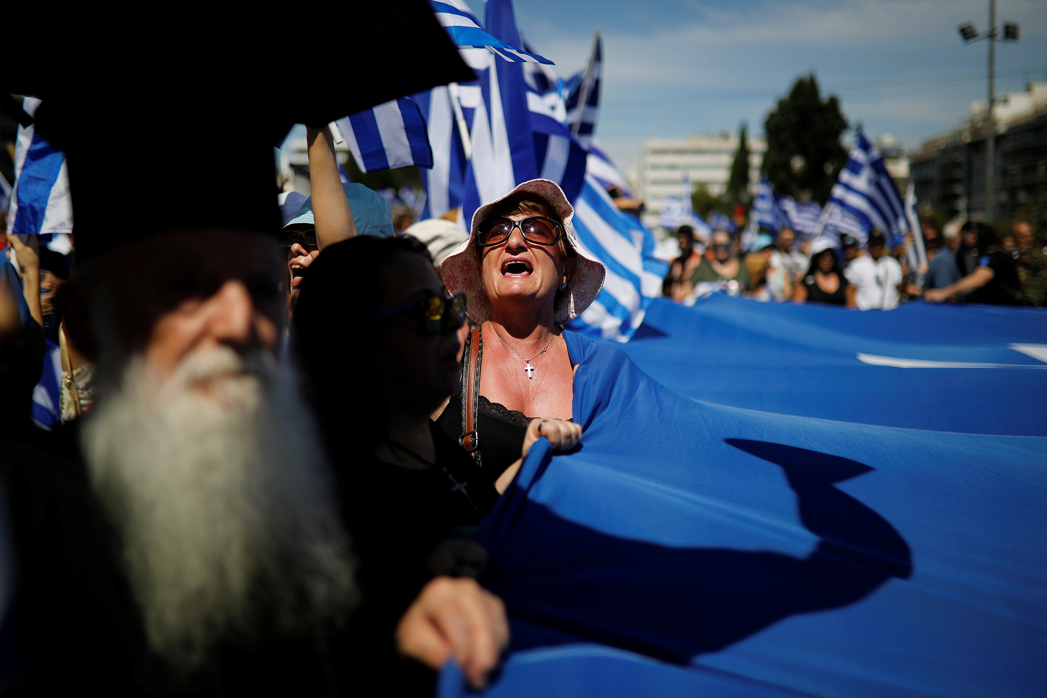 تظاهرات للمعارضة اليونانية احتجاجا على الاتفاق حول اسم مقدونيا