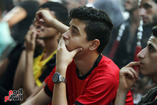 صور  الجماهير المصرية يتابعون مباراة منتخب مصر (51)