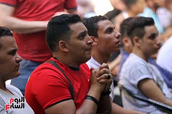 صور  الجماهير المصرية يتابعون مباراة منتخب مصر (52)