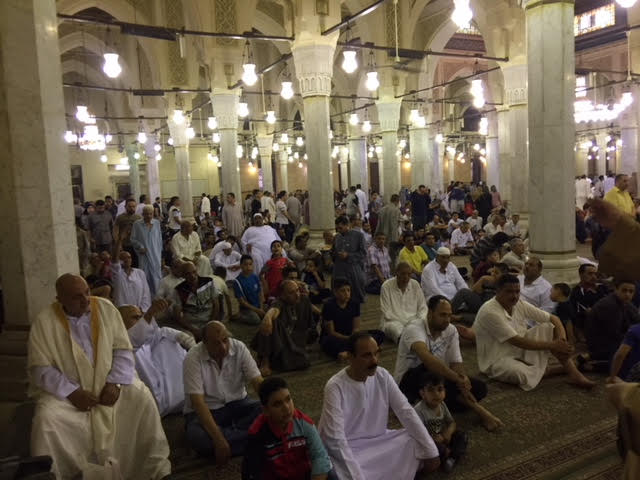 محافظ الغربية يؤدى صلاة العيد بالسيد البدوى (3)