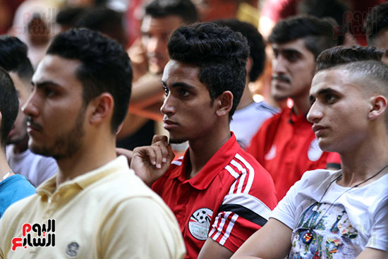 صور  الجماهير المصرية يتابعون مباراة منتخب مصر (50)