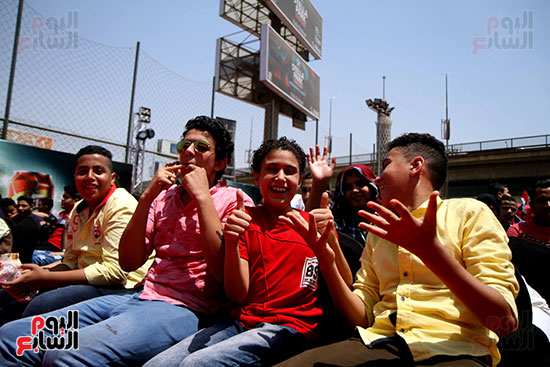 صور  الجماهير المصرية يتابعون مباراة منتخب مصر (2)