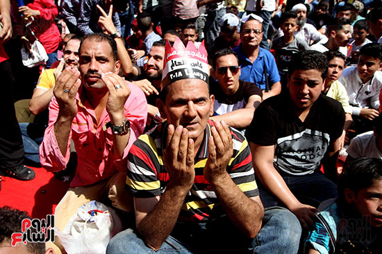 صور  الجماهير المصرية يتابعون مباراة منتخب مصر (31)