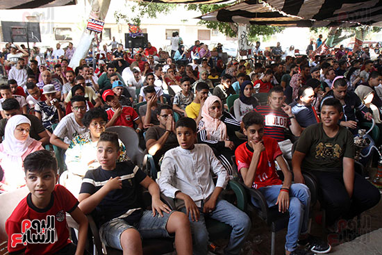 صور  الجماهير المصرية يتابعون مباراة منتخب مصر (40)