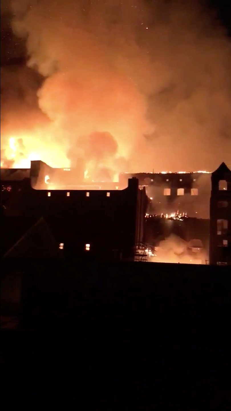 حريق مبنى تابع لمدرسة الفنون