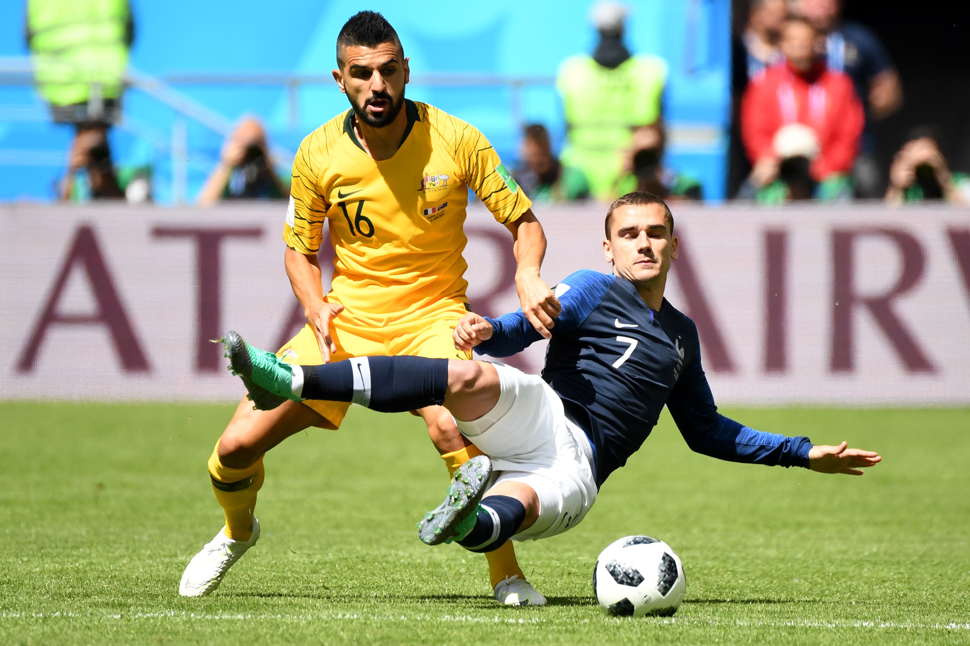 مباراة فرنسا وأستراليا (13)