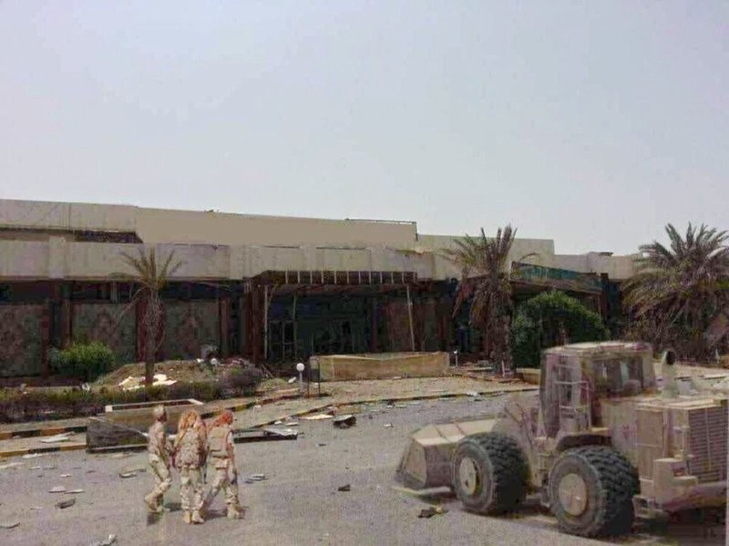 مطار الحديدة بعد سيطرة الجيش اليمنى