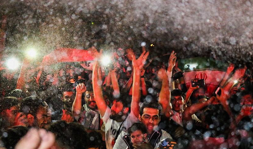 احتفالات الايرانيين بعد فوز منتخبهم على المغرب