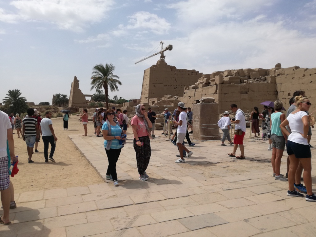 زيارات مميزة للأجانب والمصريين للمعابد خلال العيد (11)