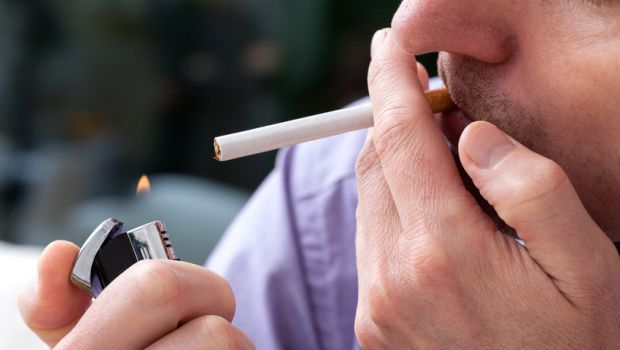 التوقف عن التدخين قد يسبب تقرحات الفم