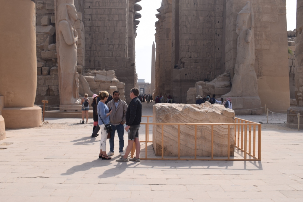 زيارات مميزة للأجانب والمصريين للمعابد خلال العيد (16)